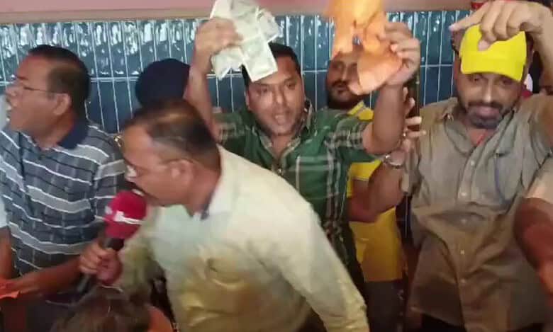 Maha polls: Tawde distributed cash to voters, claims BVA; BJP denies
