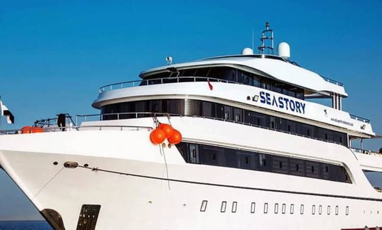 28 rescued after boat sinks off Egypt’s Red Sea; search continues for 17 missing