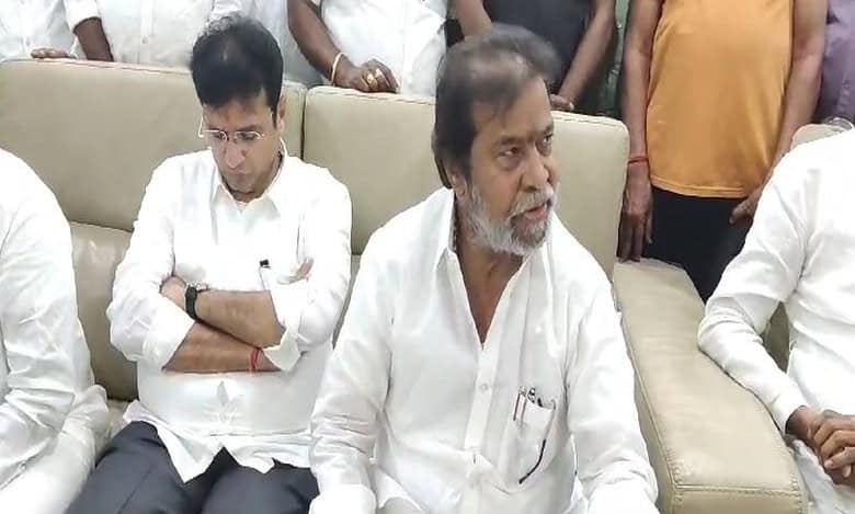 Vikarabad violence: Telangana health min condemns attack on collector