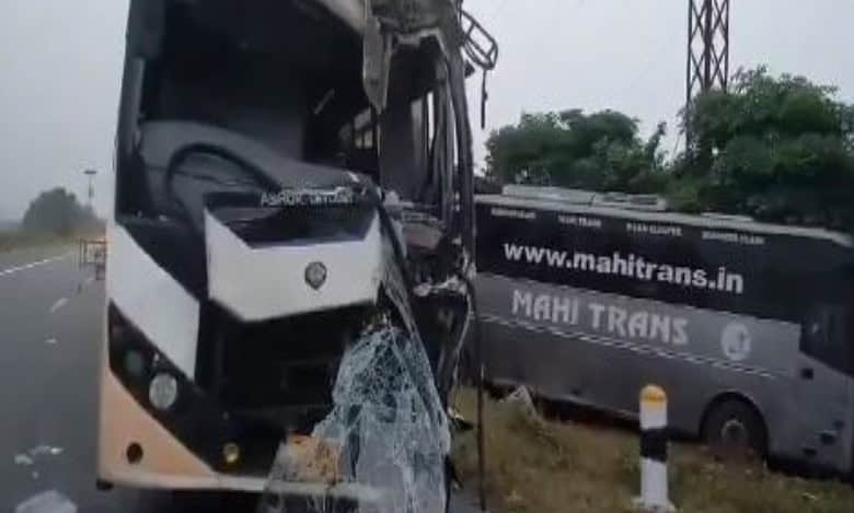Telangana: 30 injured in Hyderabad-Vijayawada bus accident