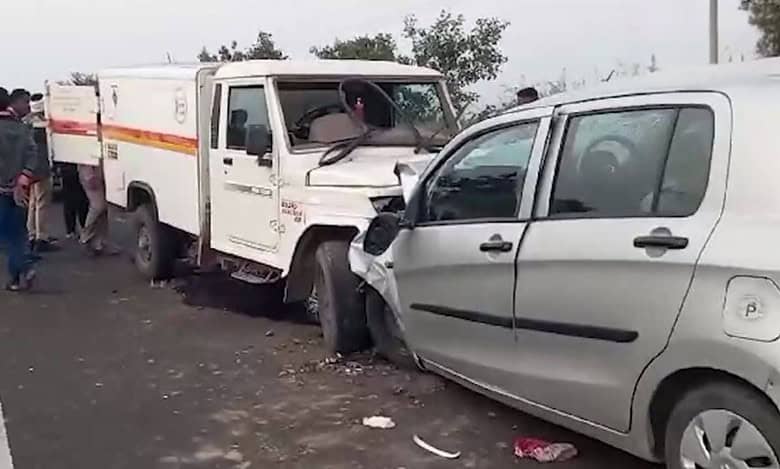 4 of a Hyderabad family, driver die as car collides with truck in Karnataka