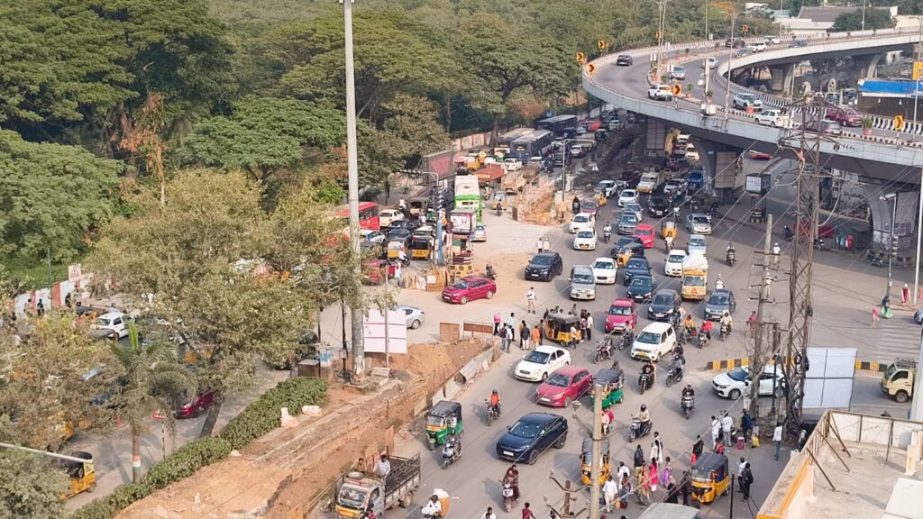 Traffic woes in Hyderabad surge due to Mehdipatnam-Tolichowki stretch works