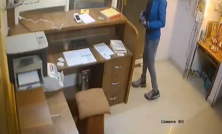 Madhya Pradesh thief prays before stealing Rs 1.57 L from petrol pump