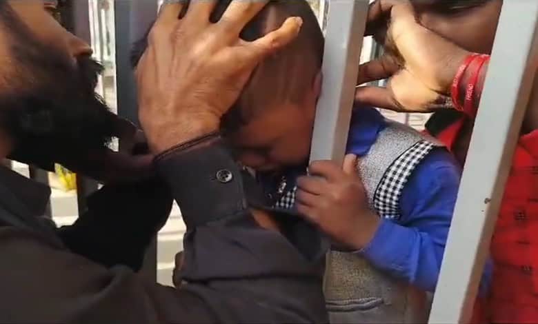 Telangana: Boy gets stuck in grill at Yadgirigutta temple, rescued