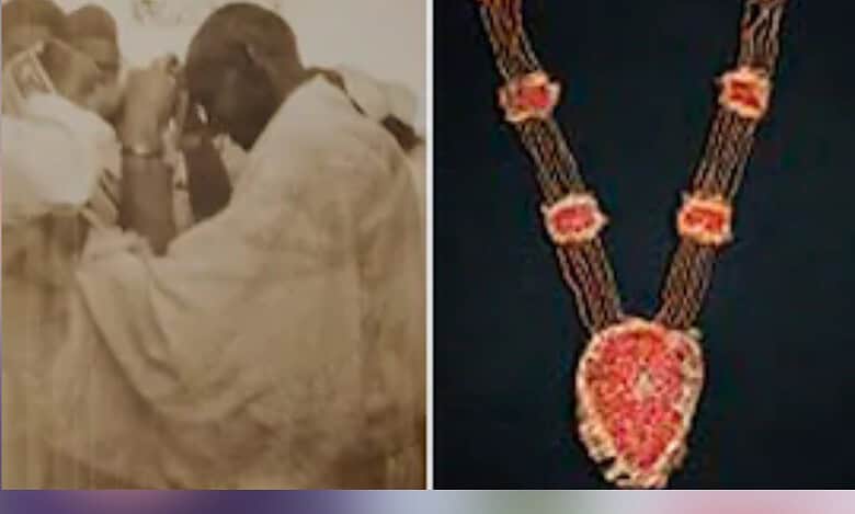 Mahatma Gandhi’s historic Dandi March garland goes unsold at London auction