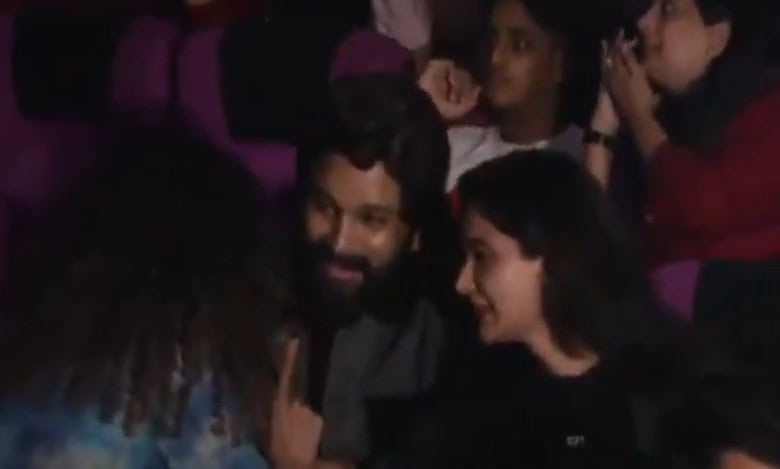 Allu Arjun watches Pushpa 2 with fans at RTC Cross Roads