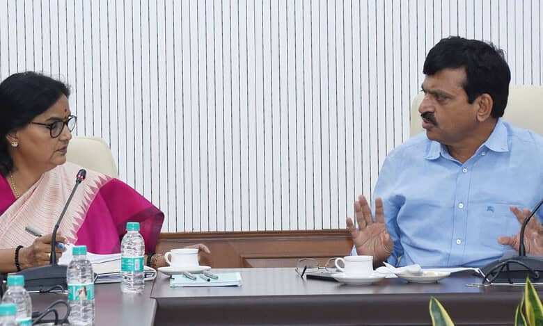 Revenue minister Ponguleti Srinivas Reddy directs chief secretary to source surveyors, engineers and village-level revenue officials for implementation of Indiramma Illu scheme.