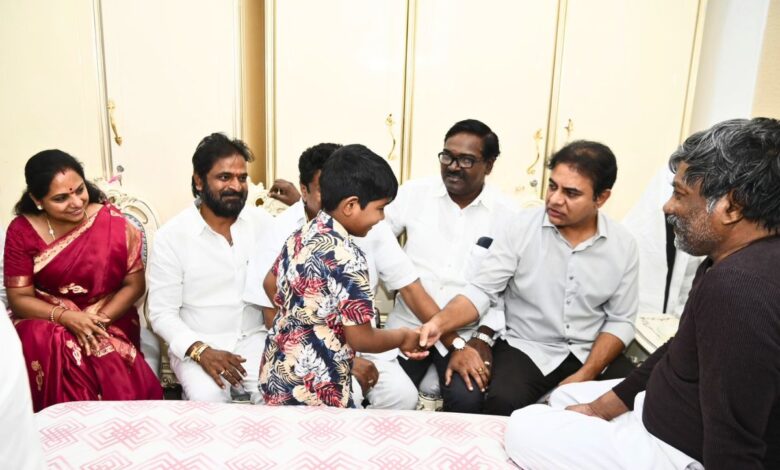 KTR, Kavitha visit Secbad MLA Padma Rao, recovering heart attack