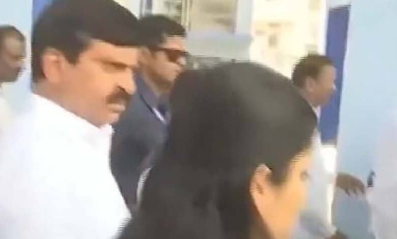 Telangana min irate over absence of police commissioner at event in Karimnagar