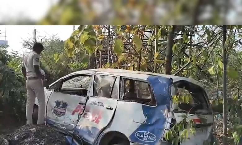 Police vehicle in Telangana Dy CM Bhatti's convoy overturns