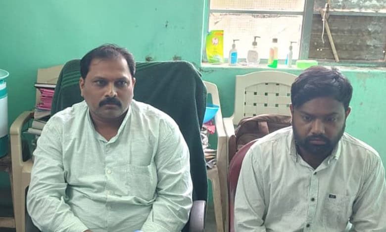 Telangana sub-treasury officers held for Rs 10,000 bribe