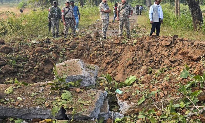 IED blast by Naxals kill 9, including 8 Jawans in Chhattisgarh