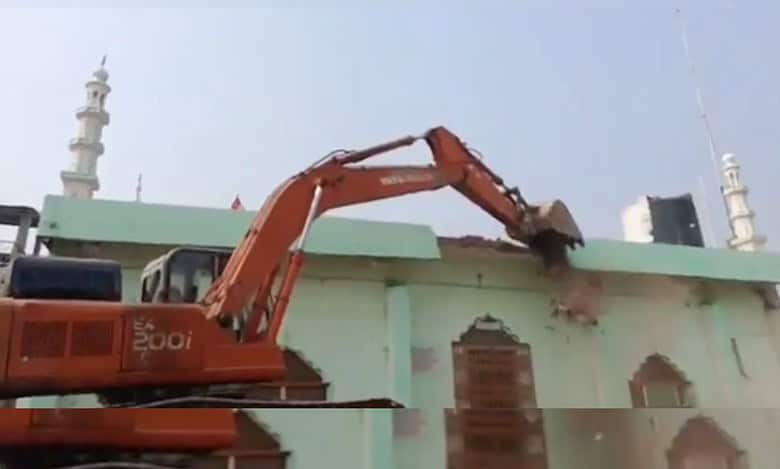 demolition drive in Nizamuddin Colony