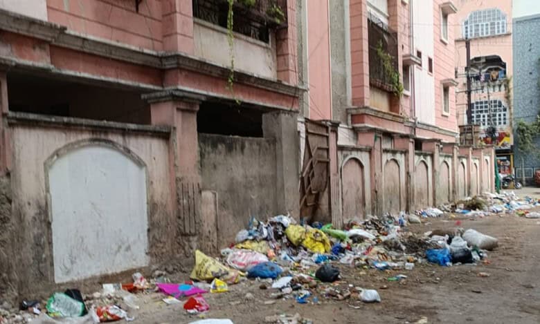 Hyderabad: Perennial garbage dumping endangers Hussaini Alam residents