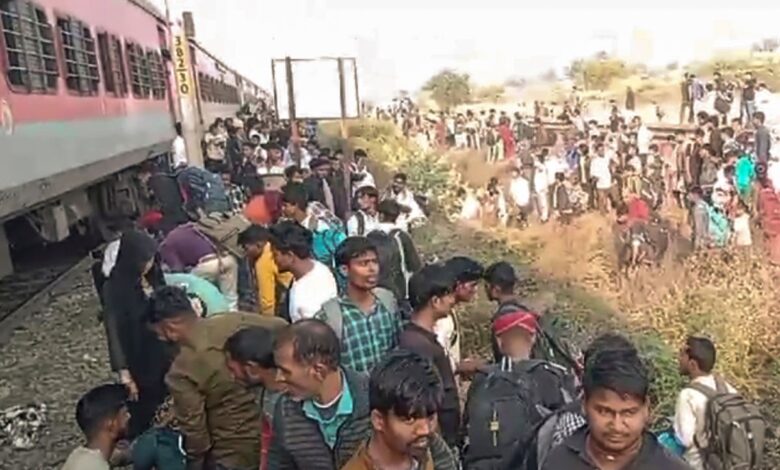 Maha train accident: Passengers pulled emergency chain after spotting sparks