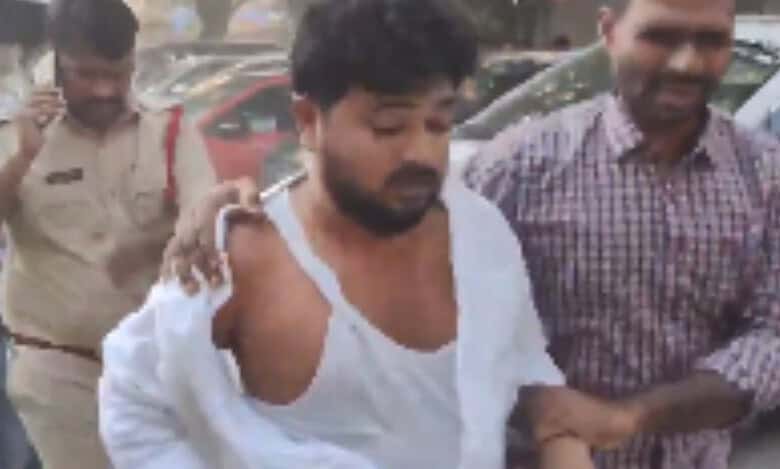 Two groups of Bhadradri Kothagudem Youth Congress leaders clash at Gandhi Bhavan on Wednesday, January 22.