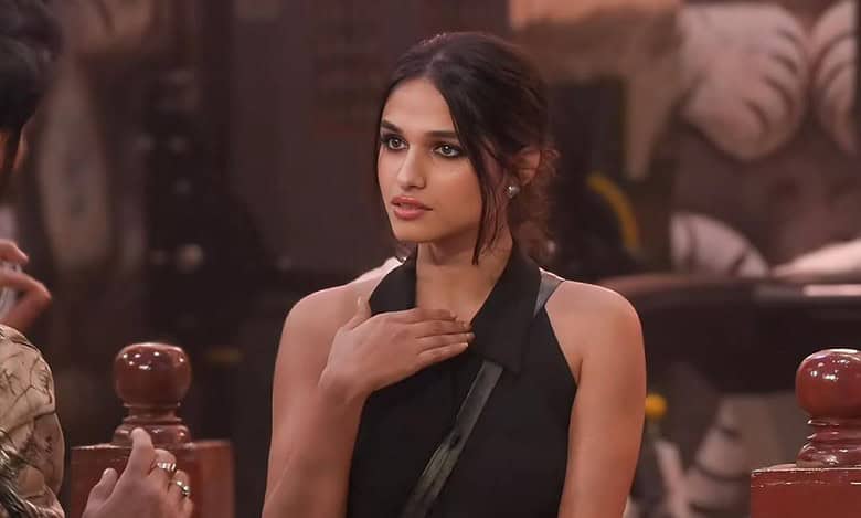 Kashish Kapoor EXITS Bigg Boss 18; Top 9 walk towards finale