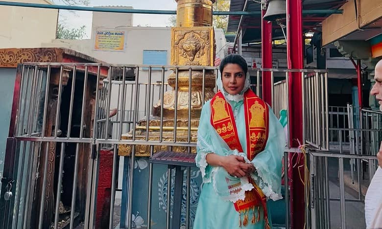 Priyanka seeks divine blessings early morning in Hyderabad temple