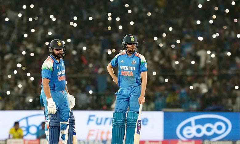 Floodlight failure halts India-England ODI for 35 minutes