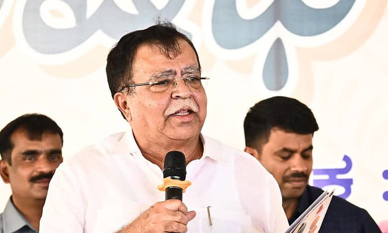 Warnings won’t work, says Karnataka Min amid CM position row