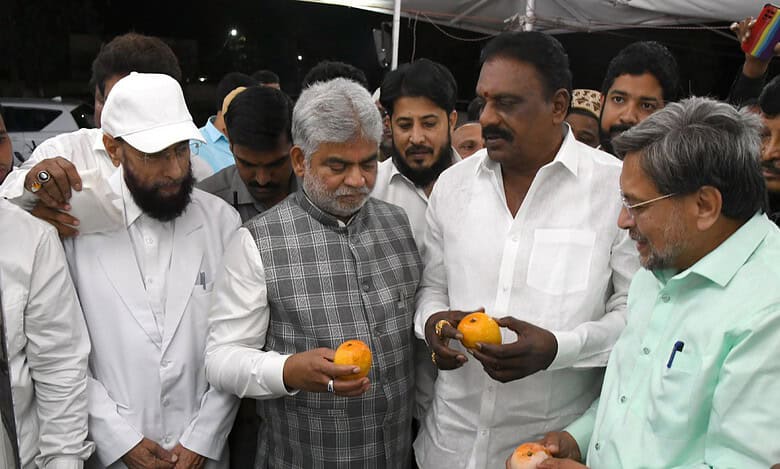 400 mango varieties on display; TS speaker inaugurates exhibition