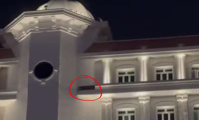 Video: Part of plaster collapses from Telangana Secretariat’s 6th floor