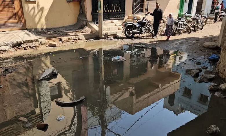 Residents of Hyderabad's Yakutpura suffer due to week-long drain overflow