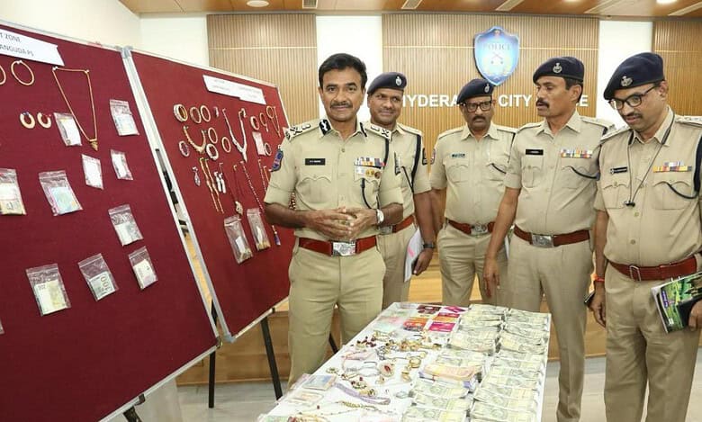 Three held for theft in Hyderabad's Narayanguda