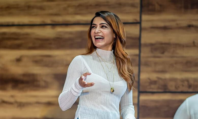 Samantha shares pic with 'mystery man' on Valentine's Day