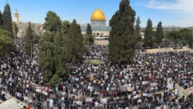 Al-Aqsa Mosque: 80,000 Palestinians attend second Friday of Ramzan