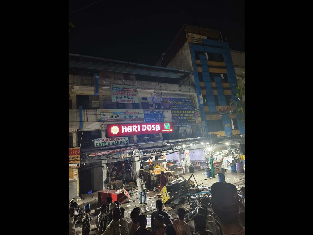 Video: Five injured in gas cylinder explosion at Ameerpet