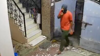 In a shocking incident from Kukatpally on Wednesday, March 12, a thief snatched a chain from a woman at her house and escaped.