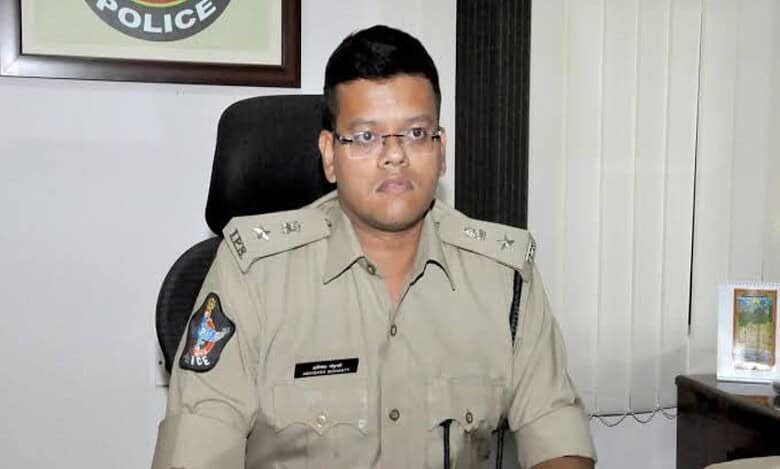 Telangana HC extends IPS officer Abhishek Mohanty's joining date