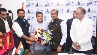 Gadkari assures to resolve pending issues related to RRR project