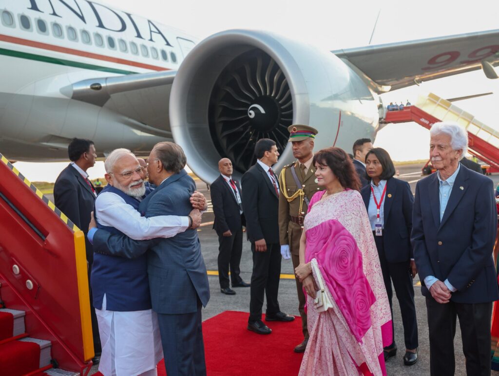 PM Modi arrives in Mauritius