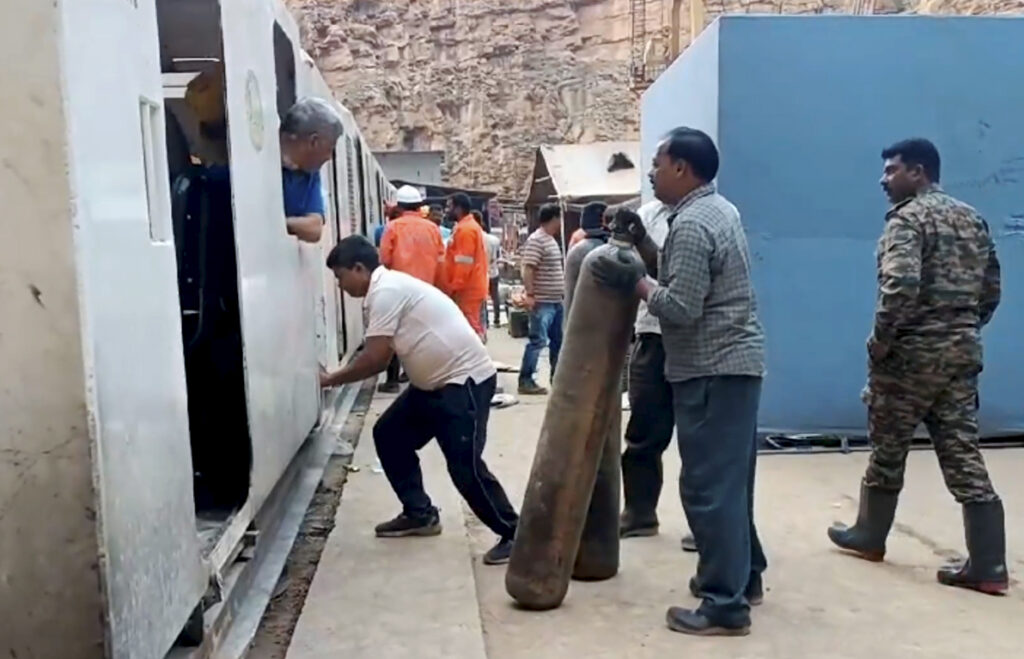 Rescue ops underway at collpased SLBC tunnel