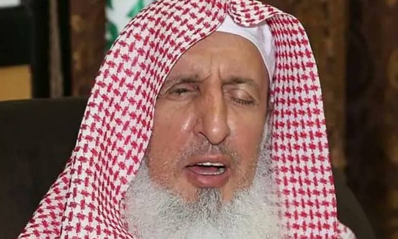Saudi Grand Mufti warns against filming, posting prayers online in Ramzan