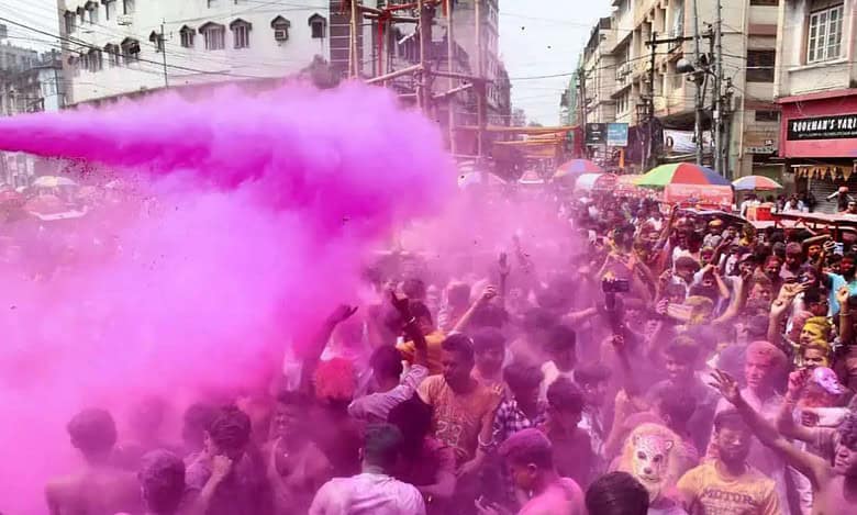 UP: Hindutva outfits seeks ban on other religious communities from Holi festivities