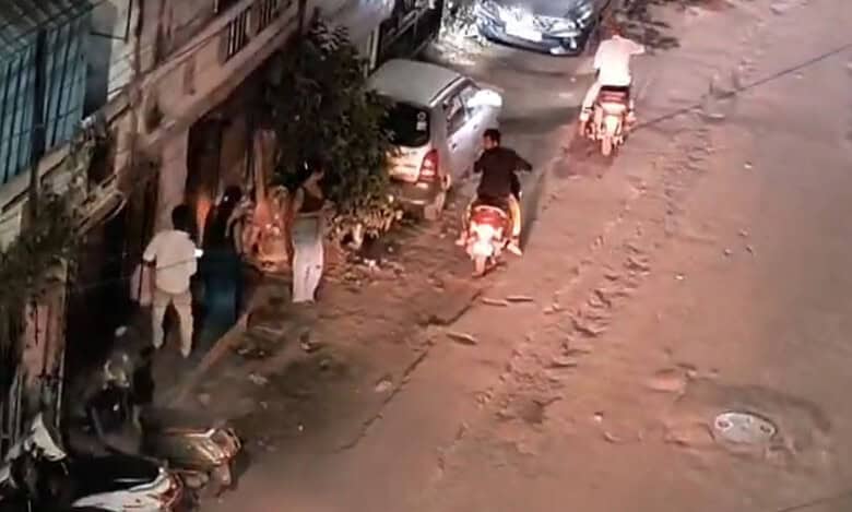 10 transgenders booked from Saroornagar for public indecency