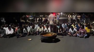 Osmania University hostel inmates protest after finding 'razor blade' in dinner