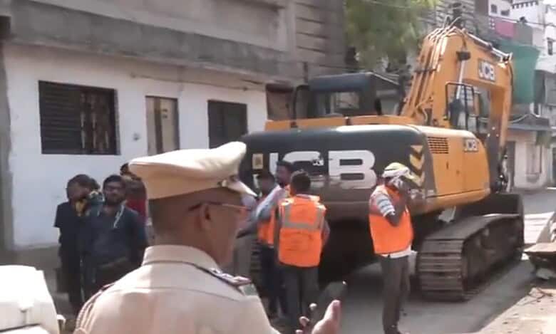 Nagpur violence: Municipal officials bulldoze 'mastermind' Fahim Khan's house