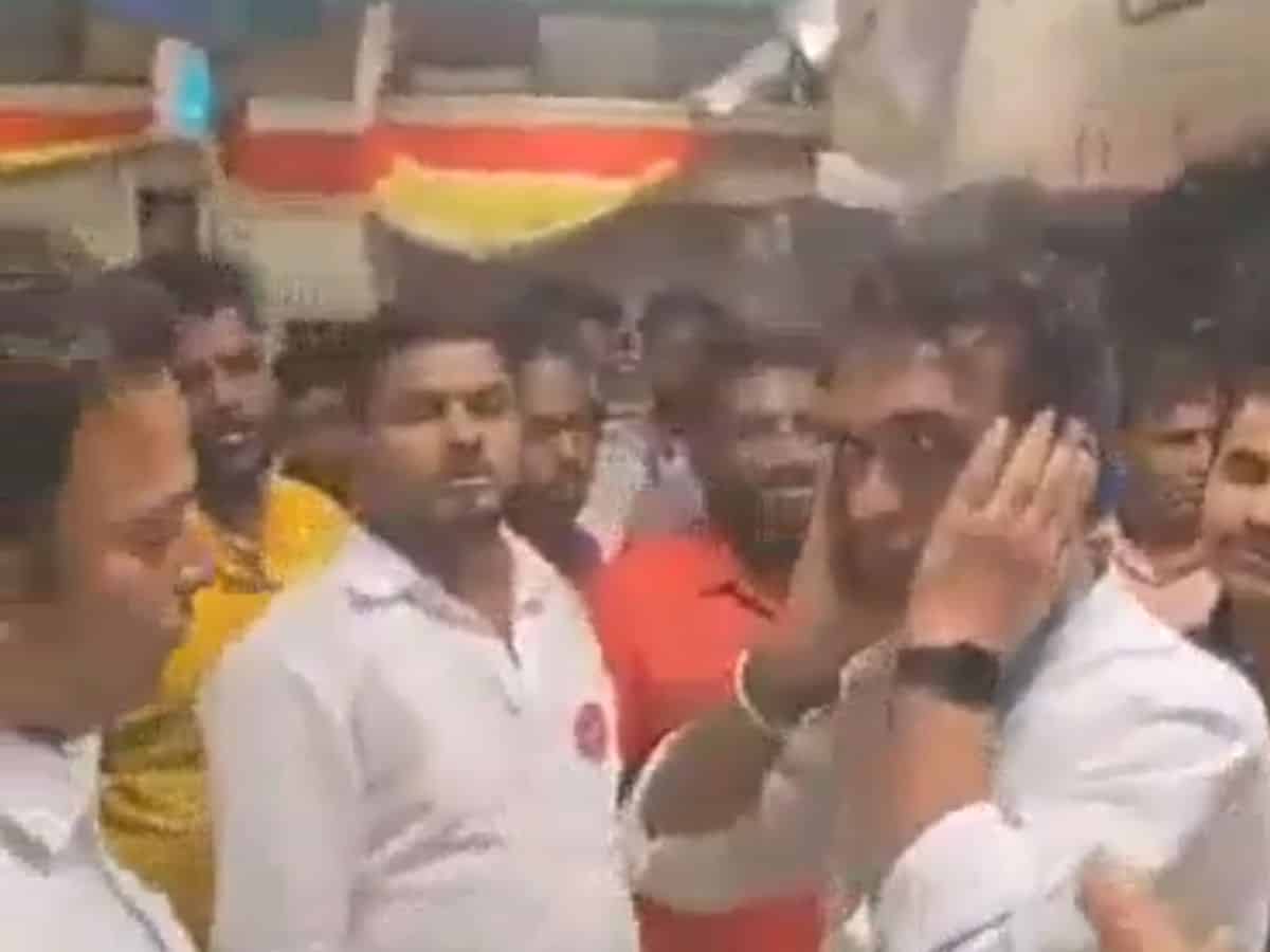 Maha: D-mart employee slapped by MNS workers for speaking in Hindi