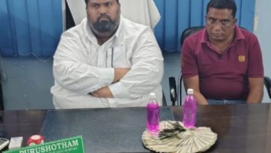 ACB catches two Telangana govt officials for taking Rs 60k bribe