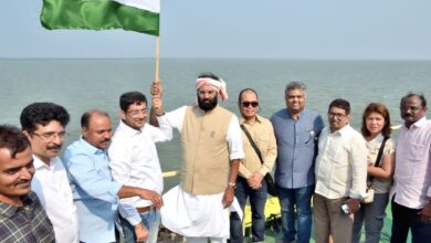 Uttam Kumar flags off first consignment of Telangana rice to Philippines