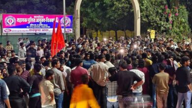 Hindutva outfit, temple priests protest against late-night pubs in Indore