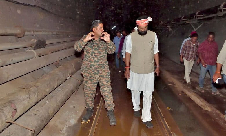 Irrigation minister n Uttam Kumar Reddy reviewed SLBC tunnel rescue efforts at Domalapenta in Nagarkurnool district on Saturday, March 8.