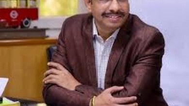 Sacked TGSRTC conductors make allegations of corruptions against TGSRTC MD VC Sajjanar.