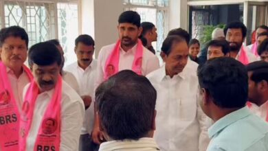 KCR receives warm welcome as he attends Assembly after months