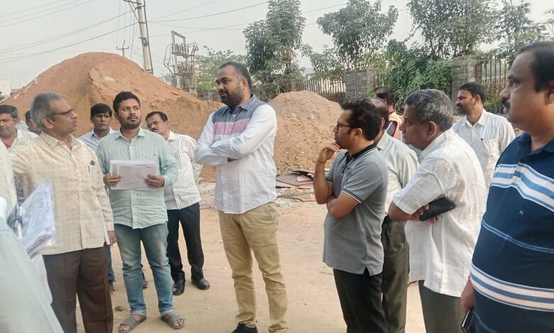 GHMC commissioner, RV Karnan instructing other officals officials to complete the land acquisition process required for the construction of the up and down ramps of the Aramgarh flyover at the earliest.