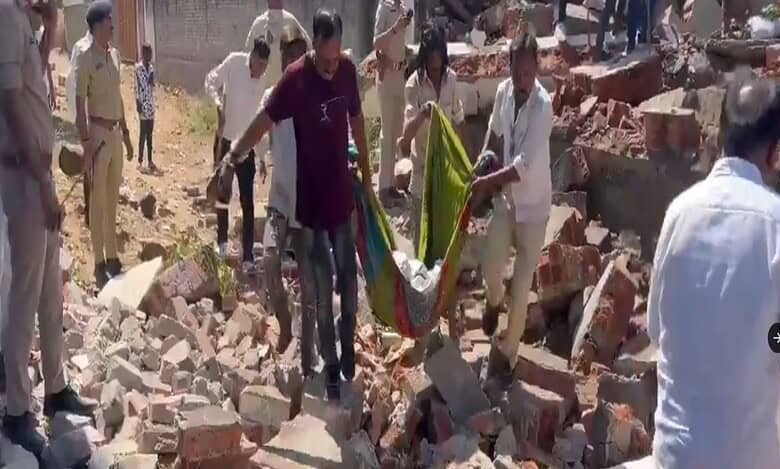 13 killed in blast, blaze at firecracker factory in Gujarat